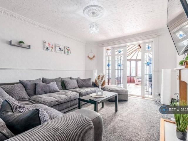 House for rent in Chadwell St Mary, Essex