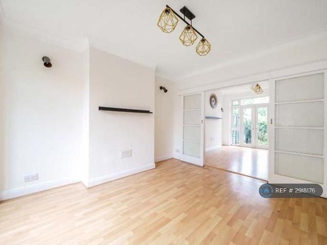 House for rent in West Wickham, Greater London