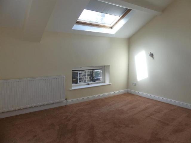 House for rent in Shaw Lane, Guiseley