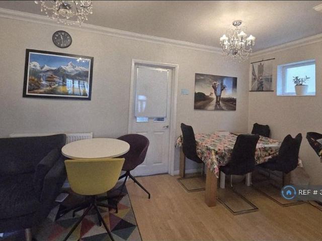 House for rent in Blackfen, Greater London