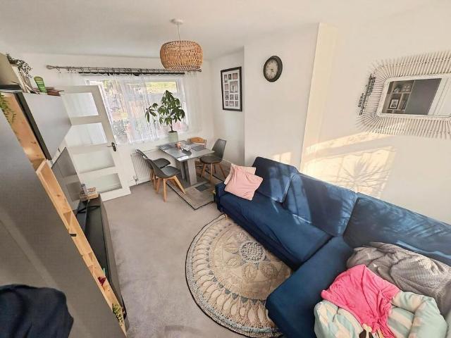 House for rent in East End, Rushmoor