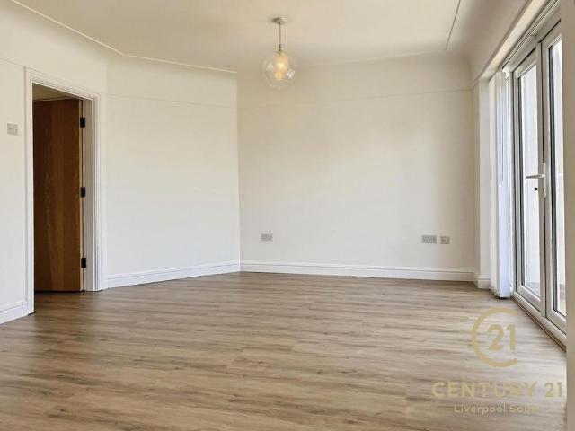 House for rent in Calderstones