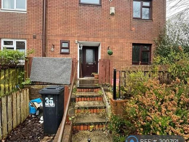House for rent in Murdishaw, Halton