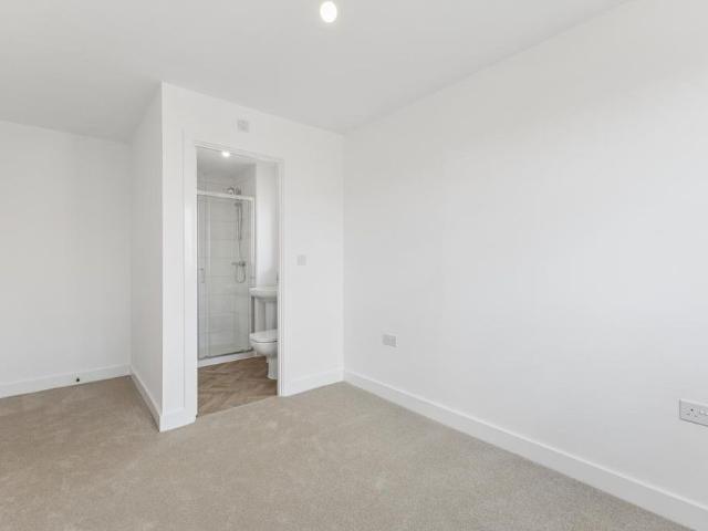 House for rent in Overstone