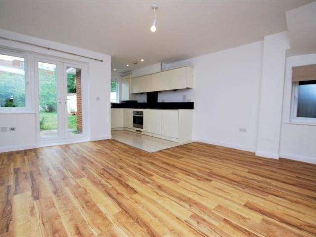 House for rent in Bellfields, Guildford
