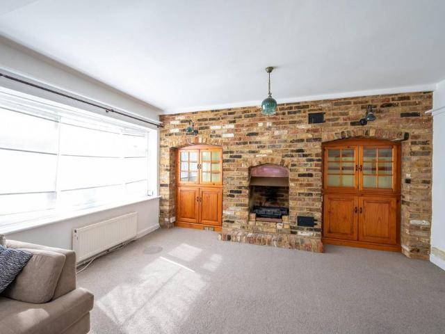 House for rent in London Borough of Merton, Merton Park