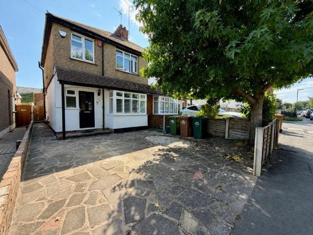 House for rent in Lower Halliford, Surrey