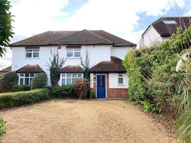House for rent in Lower Green Esher, Blackhills