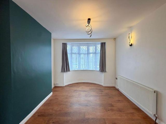 House for rent in Stocking Farm, Old Wharf