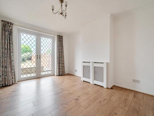 House for rent in New Town, Eton