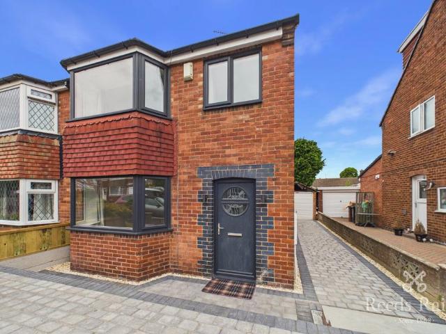House for rent in Little Preston, West Yorkshire
