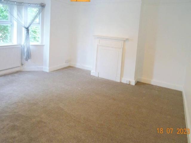 House for rent in Queens Park, Bedford