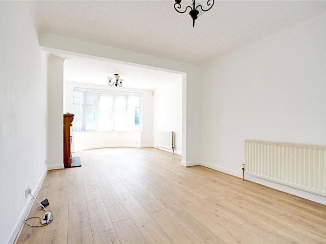 House for rent in Ponders End, Greater London