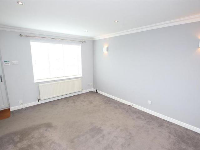 House for rent in Greengates, West Yorkshire