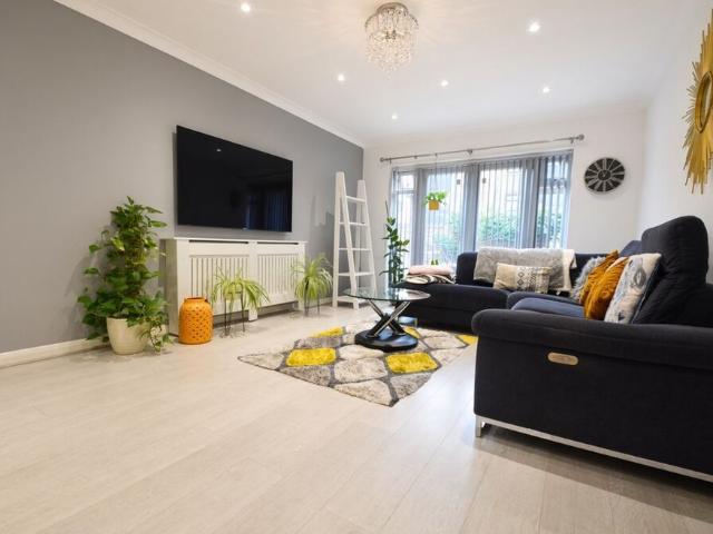 House for rent in Stanwell, Spelthorne