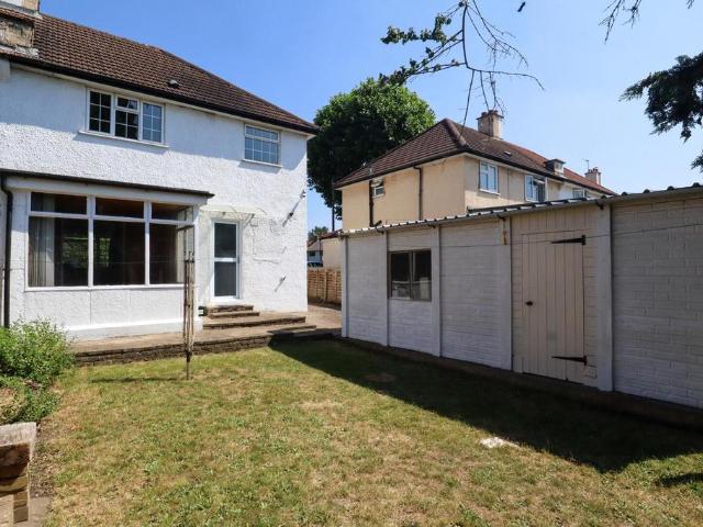 House for rent in London Borough of Croydon, Waddon