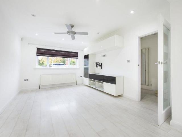 House for rent in Ickenham, Greater London