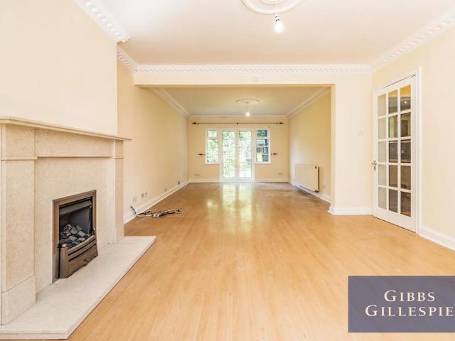 House for rent in Hatch End, Greater London