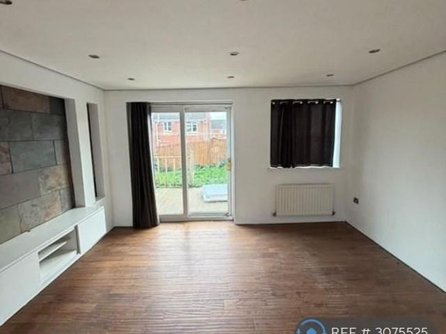 House for rent in Holmewood, Bradford