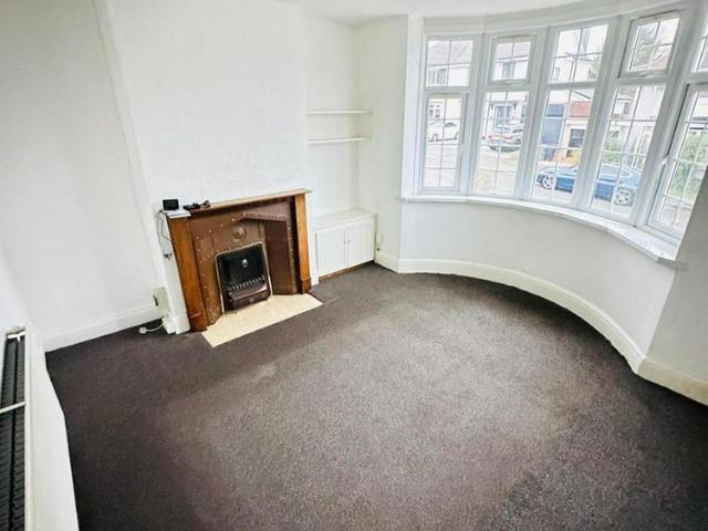 House for rent in Dixons Green, West Midlands