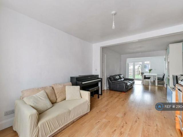 House for rent in Stoneleigh, Ewell