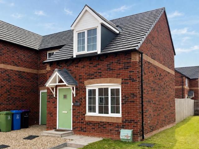 House for rent in Bladon Estate, Boston