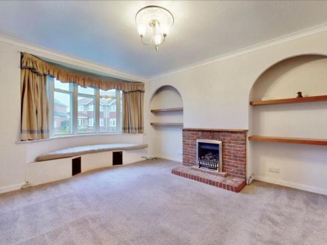 House for rent in Lower Halliford, Surrey