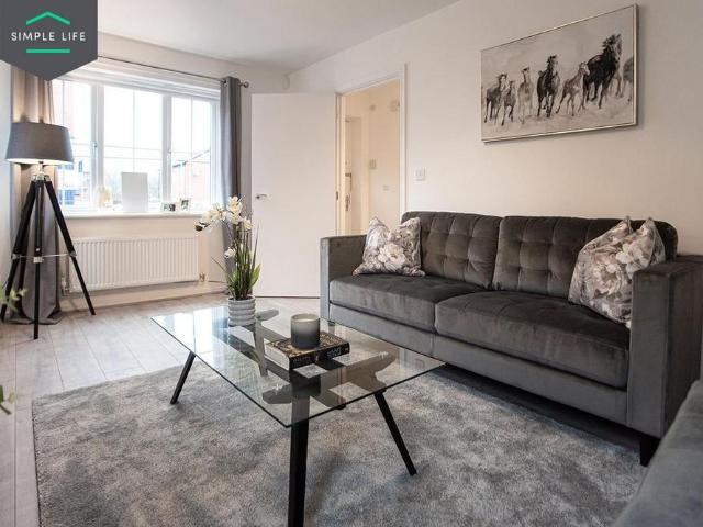 House for rent in Burnedge, Greater Manchester