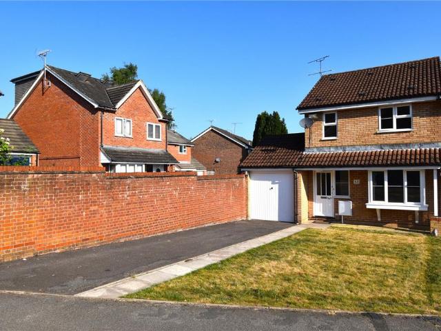 House for rent in Heol-las, Surrey