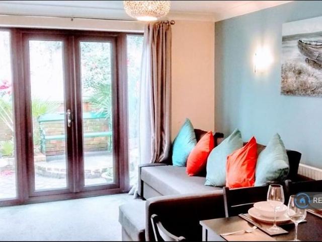 House for rent in Heigham Grove, East Bank