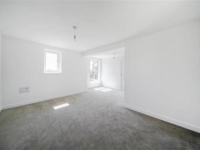 House for rent in Caldecott, Dromore