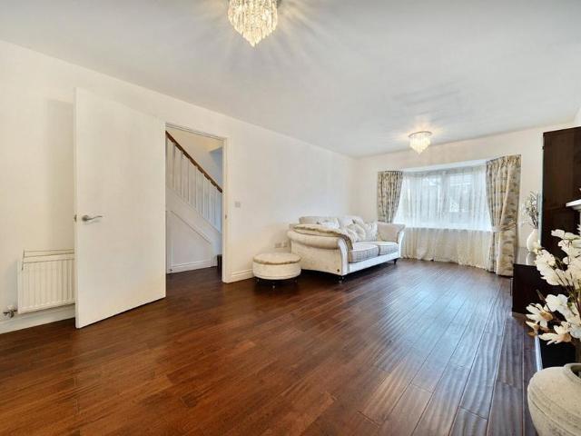 House for rent in Worplesdon, Westborough