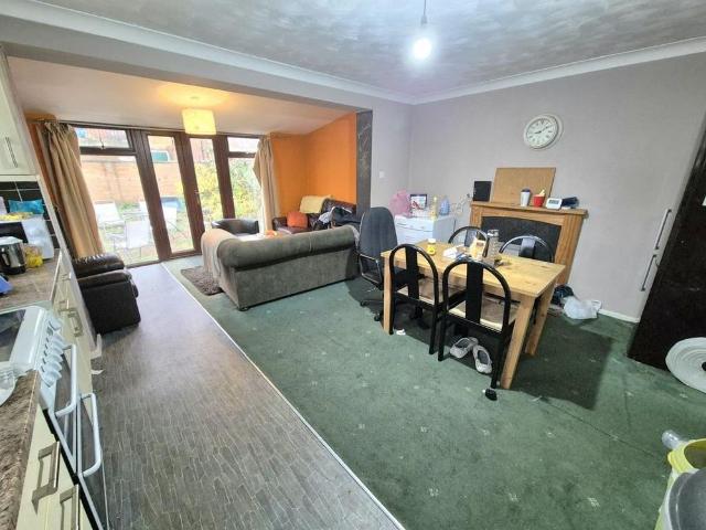 House for rent in Heigham Grove, East Bank