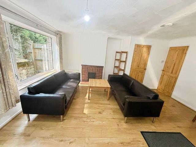 House for rent in Hales Place, The Bridge