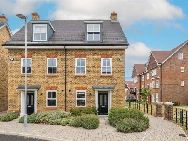 House for rent in Blackhills, Surrey