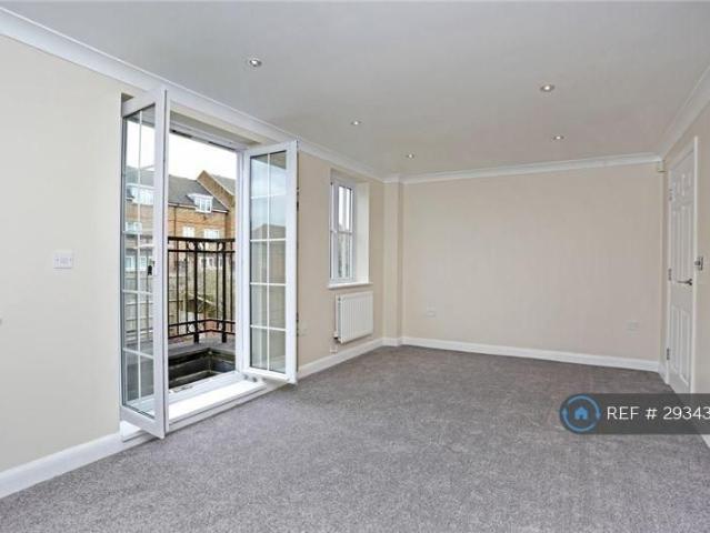 House for rent in Little Stanmore, Greater London