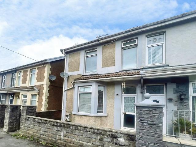 House for rent in Tonyrefail, Coedely
