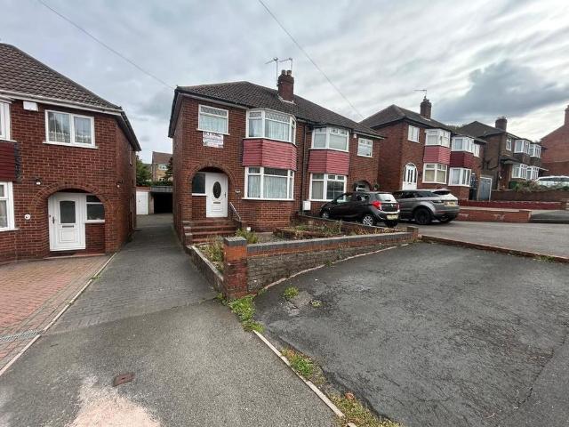 House for rent in Dixons Green, West Midlands