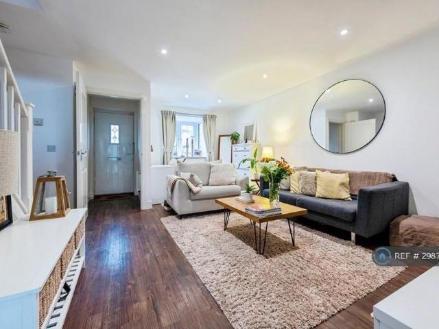 House for rent in Red Hill, Surrey