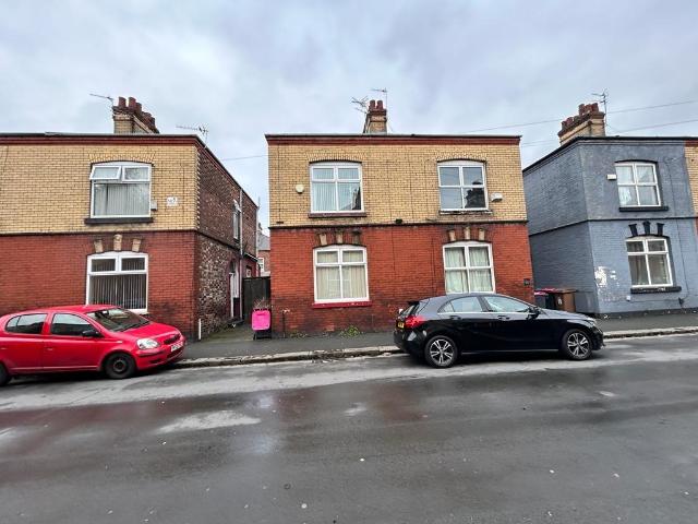 House for rent in Barton upon Irwell, Salford