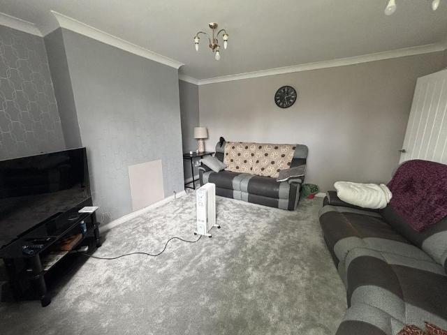 House for rent in Aldersley, West Midlands