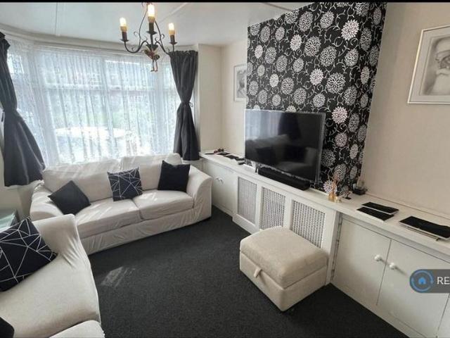 House for rent in London Borough of Hounslow, Feltham