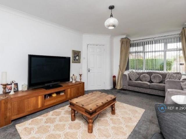 House for rent in Great and Little Preston, West Yorkshire