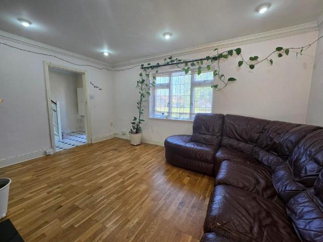 House for rent in Watford Rural, Batchworth