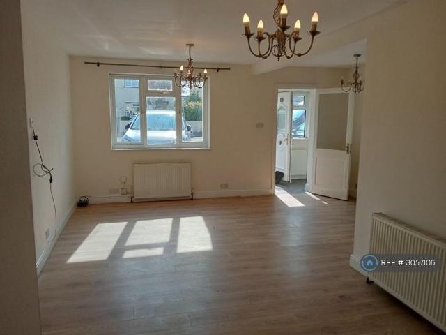 House for rent in Molesey, Elmbridge