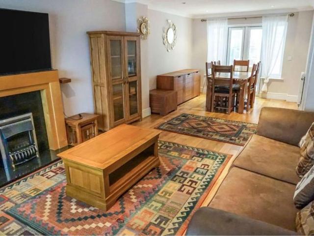 House for rent in Llantwit Fardre, Beddau