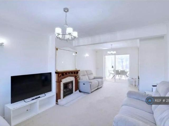 House for rent in South Hornchurch, Greater London