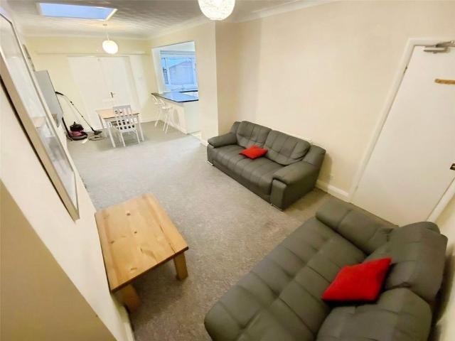 House for rent in Elmfield, Leicestershire