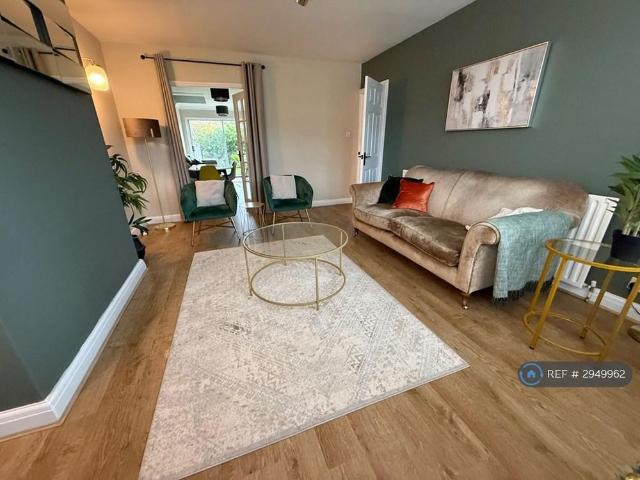 House for rent in Carr Manor, Moor Allerton