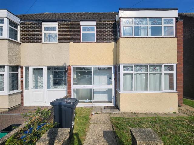 House for rent in Clayhall, Fairlop